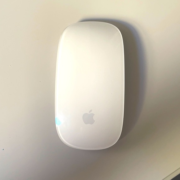 Apple Magic Mouse - Picture 1 of 2